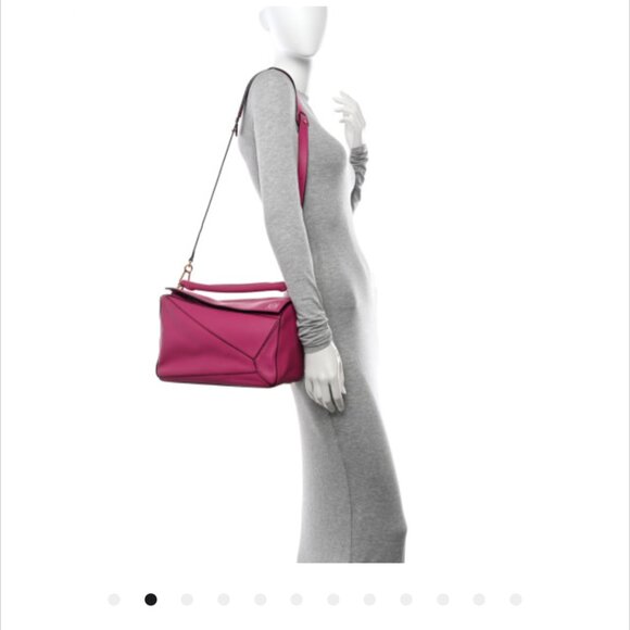 LOEWE Calfskin Leather Shoulder Crossbody Med Puzzle Bag in Fuchsia Pink Gold - Picture 2 of 12